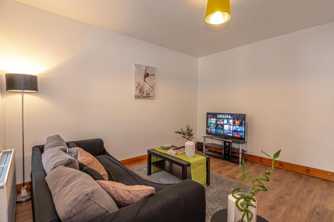 Beautiful 4 Bedrooms House, 7 Walk To Train Station Plumstead  Exterior foto